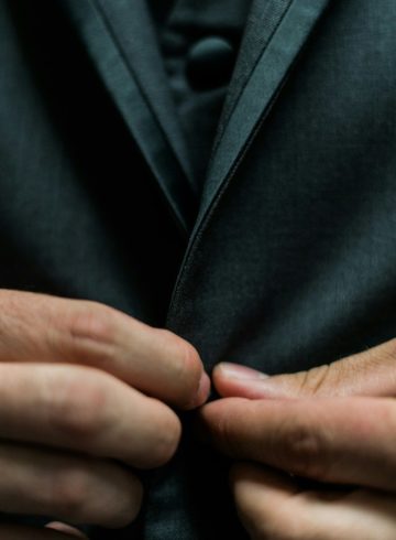 Pourquoi les francs-maçons portent-ils un costume noir ?